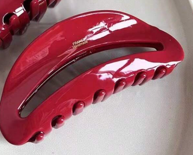 Arc Red Claw Clip