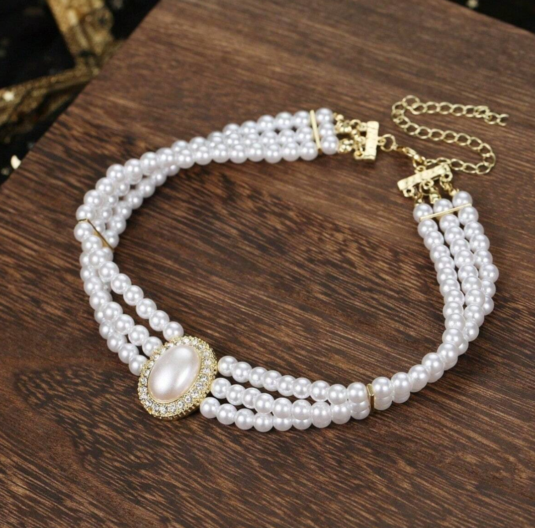 Baroque Pearl Choker with Pendant